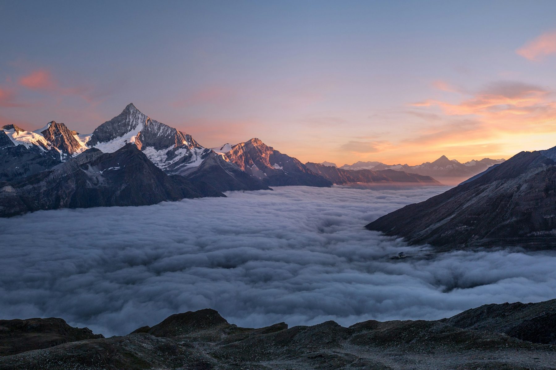 Summit above the clouds — Snowtailors concierge